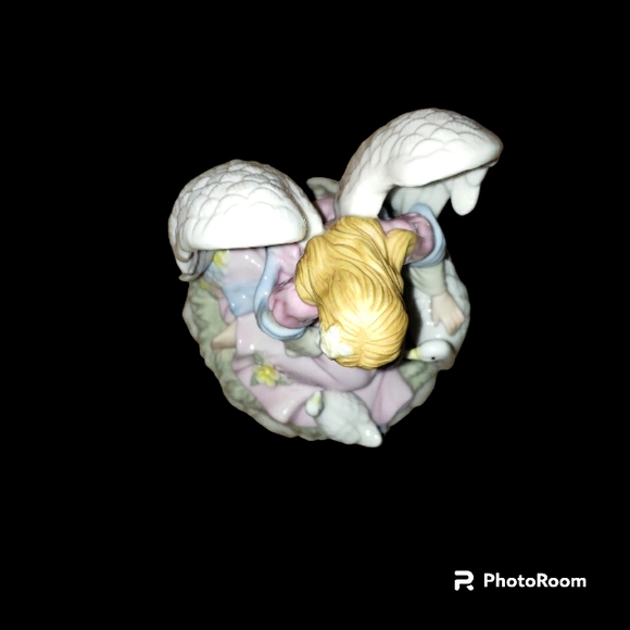 Antique Sankyo Porcelain Angel and Birds Music Box Figurine - Picture 6 of 9